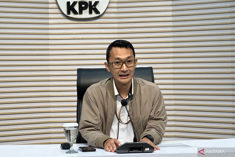 KPK usut perjanjian dan pembayaran di kasus korupsi jual beli gas