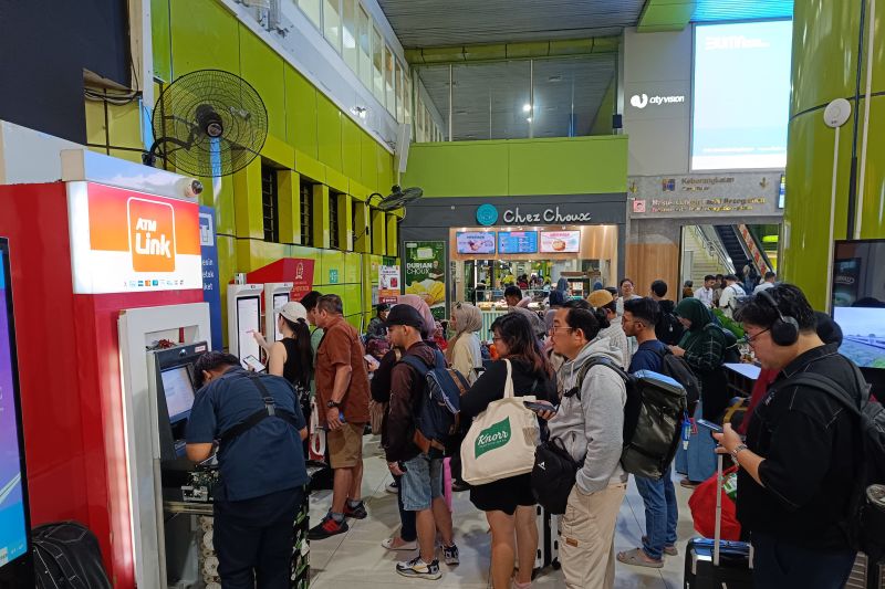 Kereta api jadi moda pilihan untuk berwisata pada libur Waisak