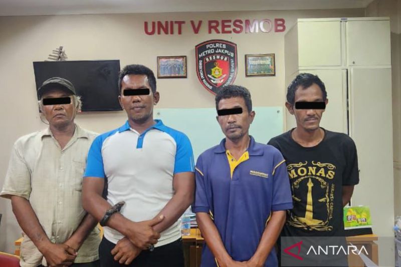 polisi-tangkap-empat-preman-berkedok-jukir-liar-di-jakpus