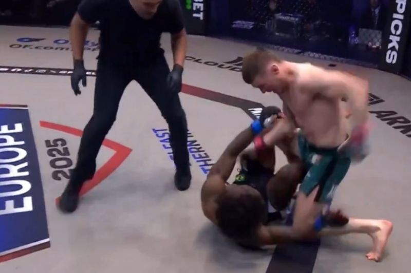 Hughes tantang Nurmagomedov setelah hancurkan Miranda 42 detik di PFL