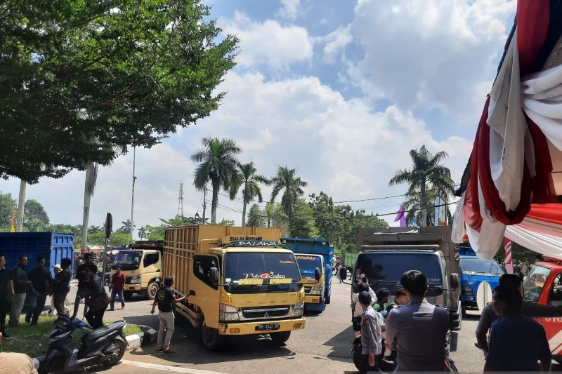 pemprov-jambi-setop-angkutan-batu-bara-di-darat-selama-angkutan-haji