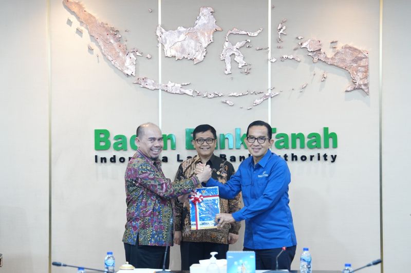 bpk-serahkan-laporan-hasil-pemeriksaan-ke-badan-bank-tanah
