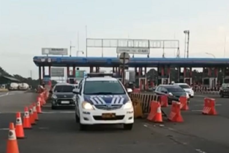tol-jagorawi-arah-puncak-berlakukan-rekayasa-lalu-lintas-contraflow