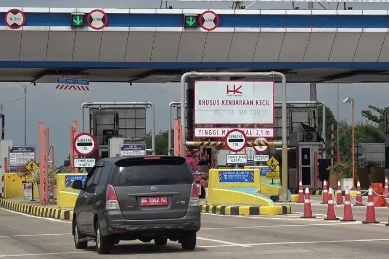 hutama-karya-299271-kendaraan-lintasi-jtts-pada-libur-waisak-2025