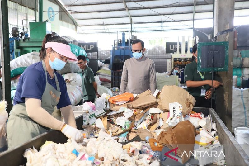Unveiling the Crisis of Plastic Pollution: Analyzing Its Profound Impact on the Environment