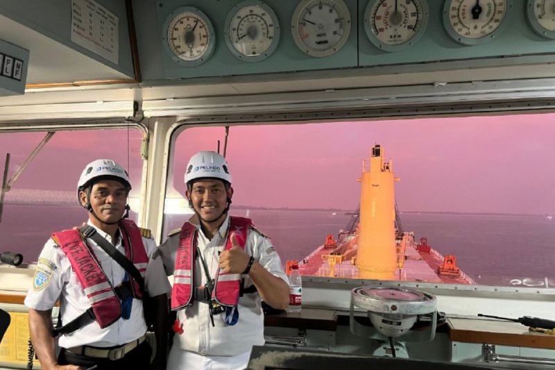 spjm-labuhkan-mothership-mv-xin-an-ping-di-pelabuhan-pulau-baai