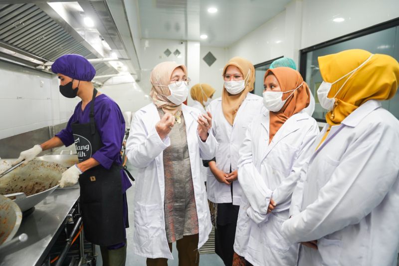 kemenperin-mendorong-kontribusi-ikm-rendang-lewat-beragam-program