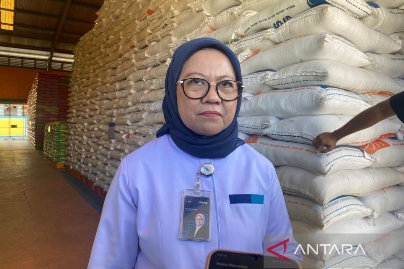 bulog-sultra-sewa-8-gudang-tampung-serapan-gabah-dan-beras-petani