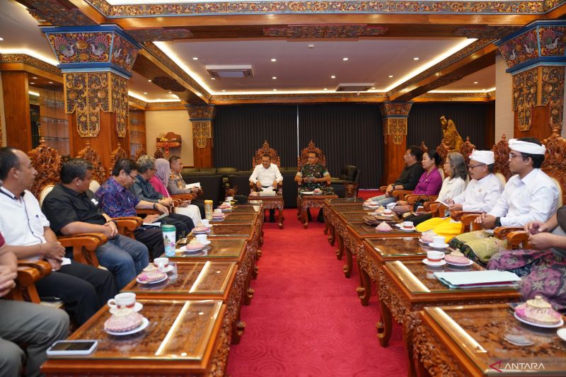 pemkab-gianyar-gelar-rakor-bahas-pemberantasan-hama-tikus