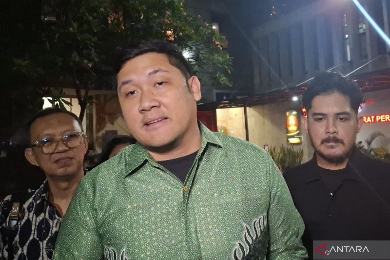 mikhael-sinaga-dicecar-50-pertanyaan-soal-kasus-tuduhan-ijazah-palsu