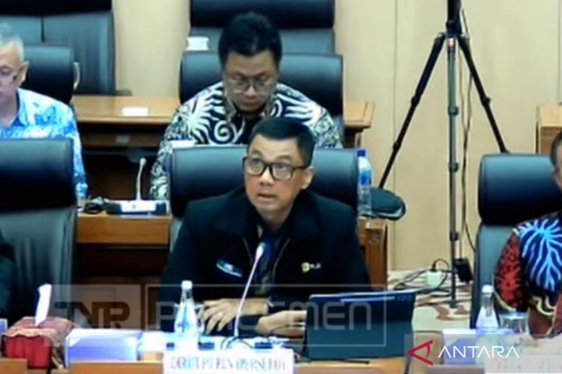 pln-pembangkit-ebt-bertambah-16-gw-sejak-2021