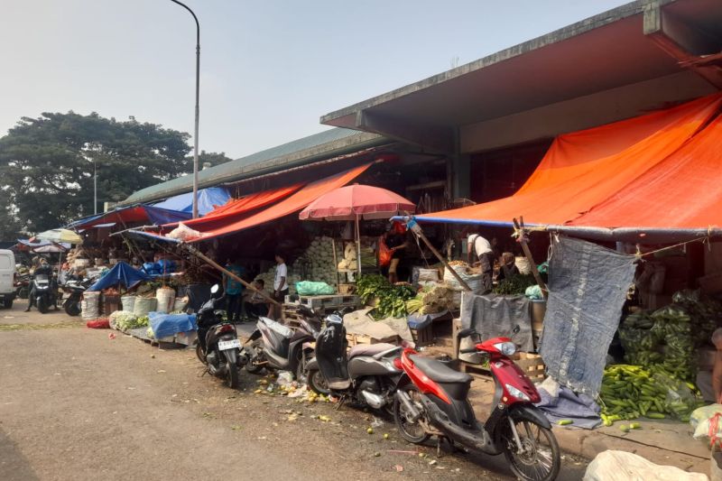 preman-berkedok-ormas-memeras-pedagang-di-pasar-induk-kramat-jati
