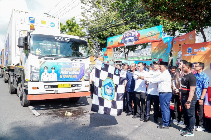 lamongan-ekspor-perdana-produk-unggulan-ke-10-negara