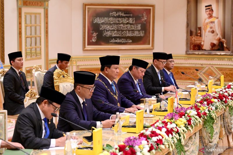 airlangga-penghargaan-sultan-brunei-simbol-penguatan-kerja-sama