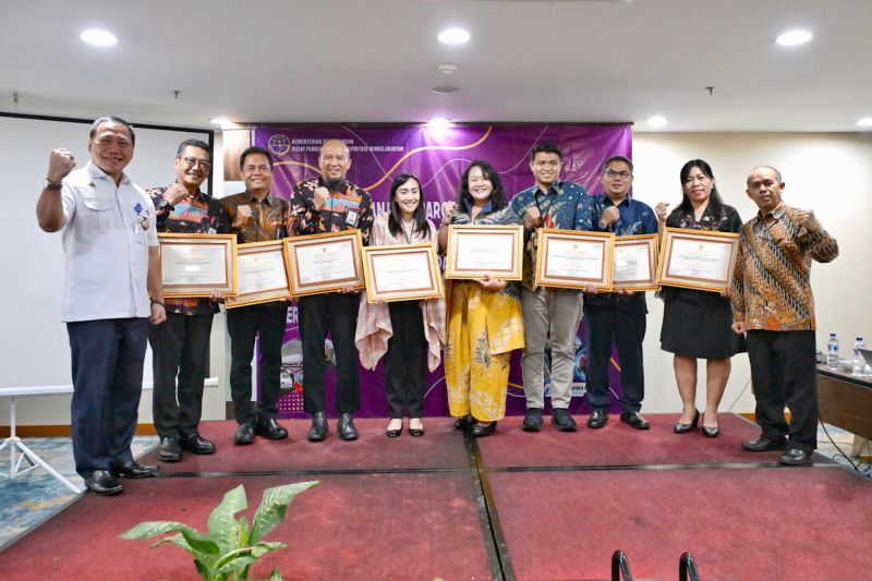 kemenhub-berikan-penghargaan-upbu-kalimarau-atas-layanan-transportasi