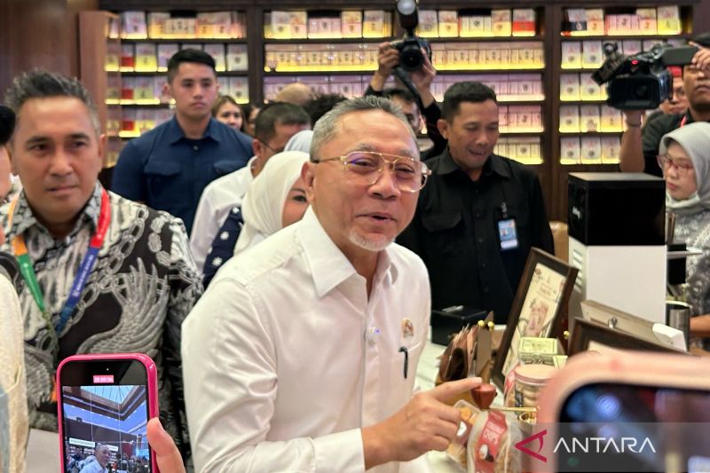 tidak-ada-penghentian-ekspor-kelapa-bulat-harga-dalam-negeri-tinggi