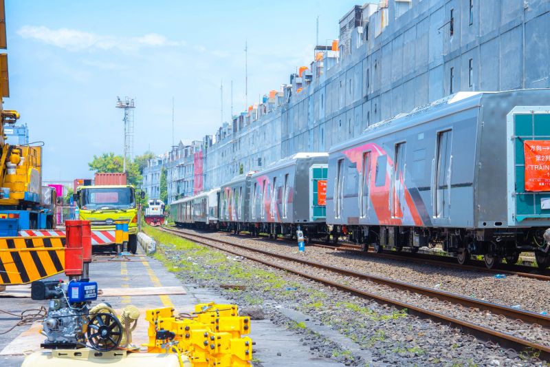 spsl-melayani-mobilisasi-60-gerbong-krl-milik-pt-kci