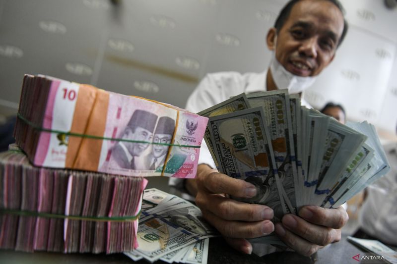 rupiah-diprediksi-menguat-karena-peringkat-utang-as-turun