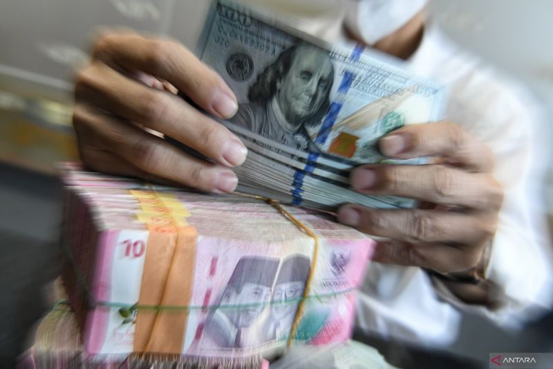 Rupiah pada Selasa menguat jadi Rp16.425 per dolar AS