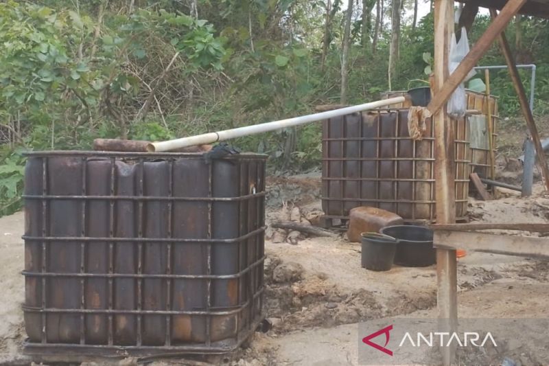 bumdes-kelola-160-sumur-bor-hasilkan-minyak-sumbang-desa-rp3-miliar