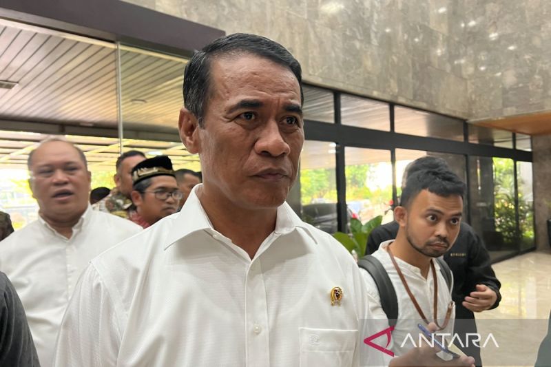 mentan-stok-beras-38-juta-ton-ri-selangkah-menuju-swasembada