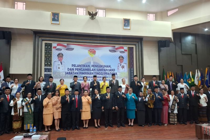 Gubernur NTT melantik 15 pejabat eselon II