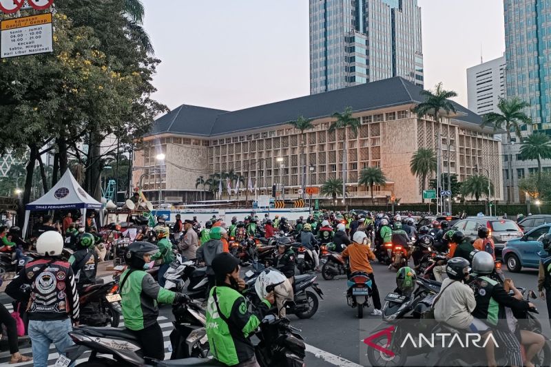 pengamat-demokratisasi-ekonomi-jadi-solusi-selesaikan-tuntutan-ojol