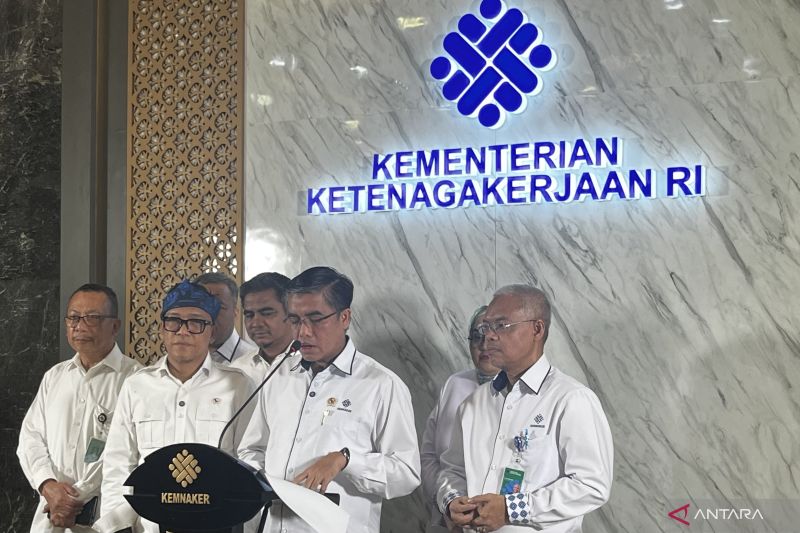 Menaker terbitkan SE larangan penahanan ijazah pekerja
