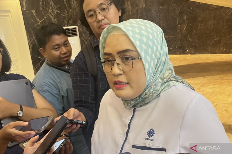 jumlah-phk-di-indonesia-lebih-dari-26-ribu-per-mei-2025-versi-kemnaker