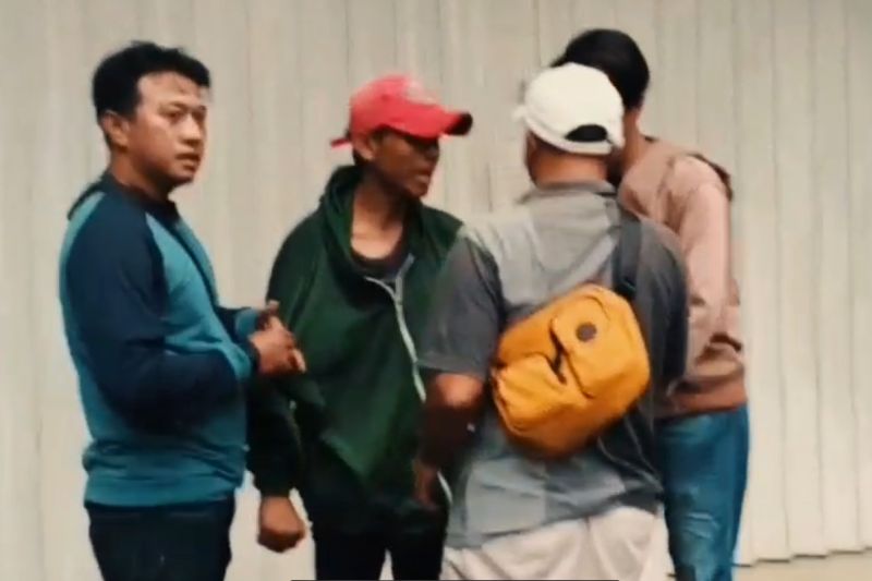 polisi-tangkap-empat-pelaku-pungli-parkir-di-penjaringan