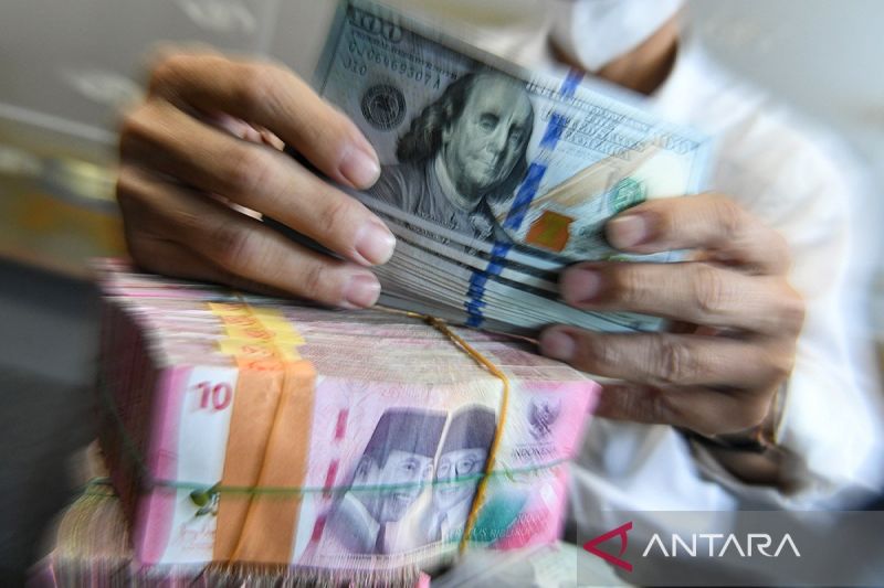 rupiah-pada-rabu-menguat-jadi-rp16412-per-dolar-as