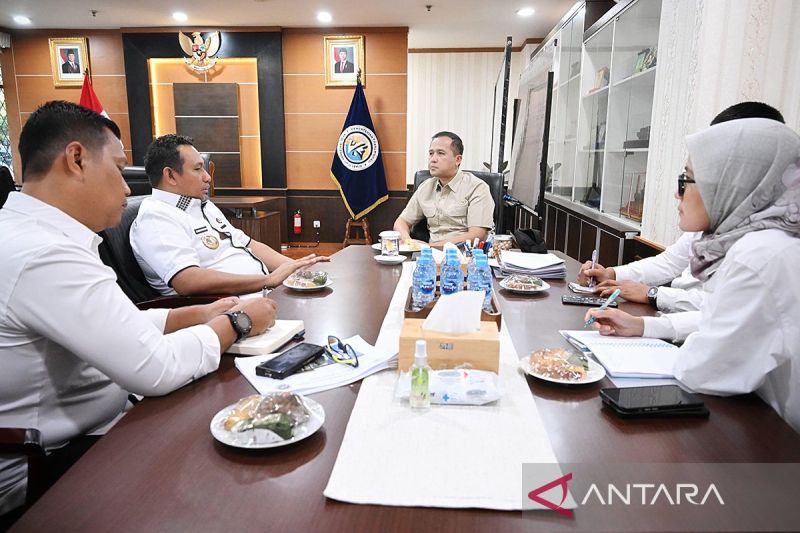 kementrans-dukung-pengembangan-industri-garam-area-transmigrasi-ponu