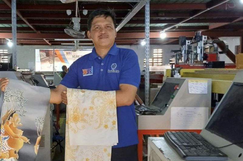 ikm-binaan-kemenperin-ciptakan-mesin-kontrol-komputer-produksi-batik