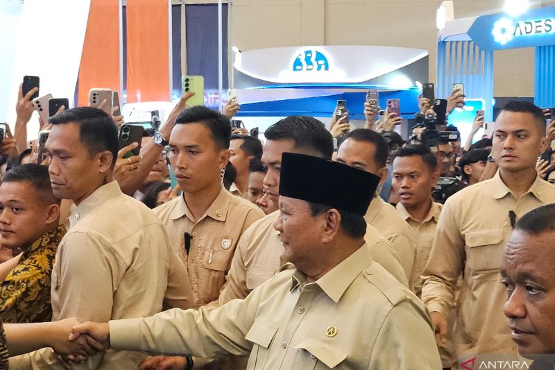 prabowo-ingatkan-akan-copot-pejabat-yang-tak-mau-sederhanakan-regulasi