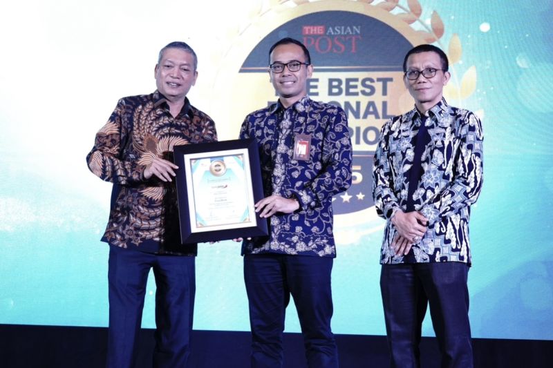 bank-jatim-raih-predikat-excellent-dari-the-asian-post