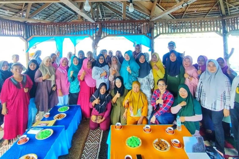 pertamina-dorong-kemandirianperempuan-suku-bajo-lewat-rumah-bumn