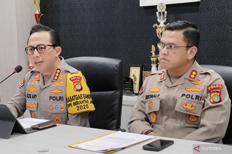 pemicu-unjuk-rasa-ricuh-di-balai-kota-dki-karena-massa-maksa-masuk
