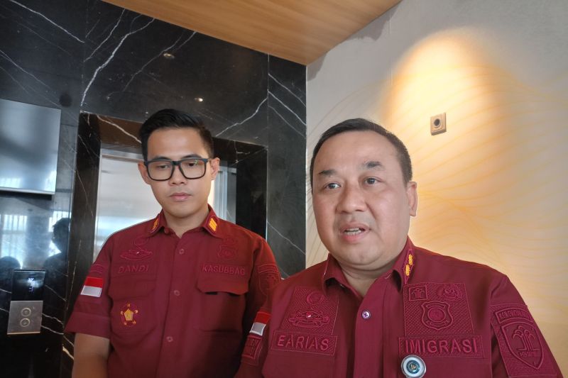 melanggar-imigrasi-jaktim-sebut-15-wna-di-deportasi