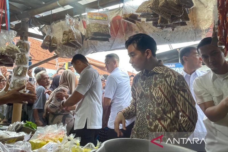 wapres-gibran-tinjau-kondisi-pasar-baru-indramayu