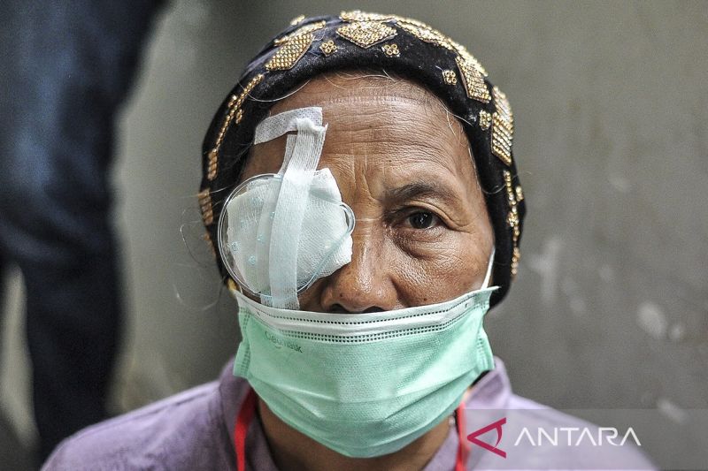 Kenali ciri-ciri mata katarak berikut ini