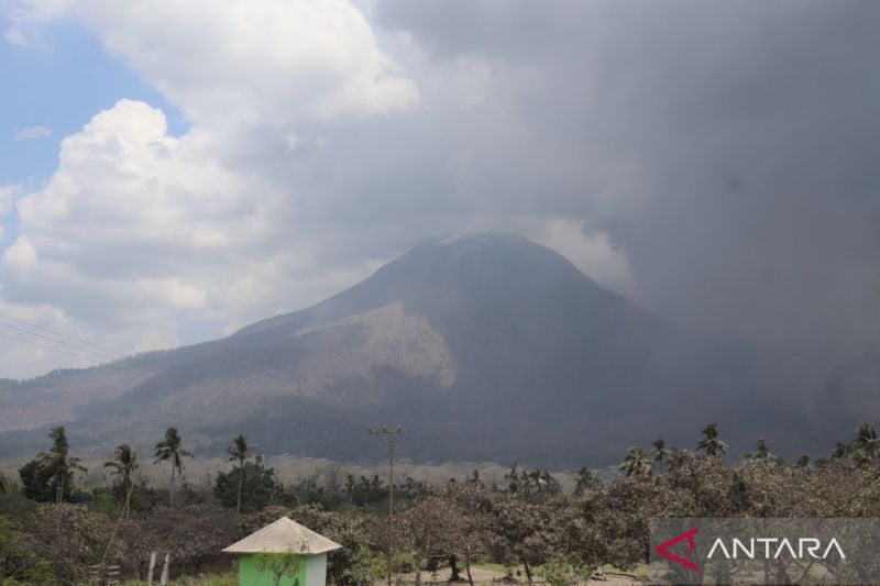 Aktivitas Gunung Lewotobi Laki-Laki masih Level IV