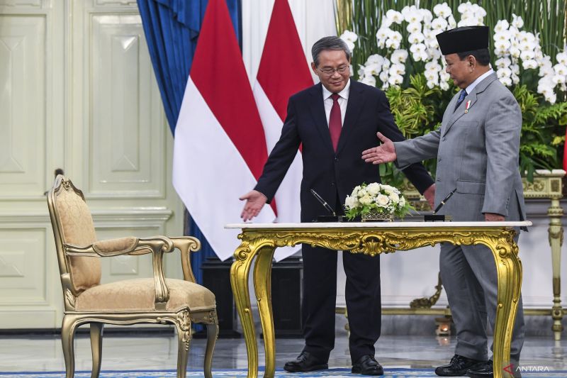 Presiden Prabowo bahas MBG dan swasembada energi dengan PM Li Qiang