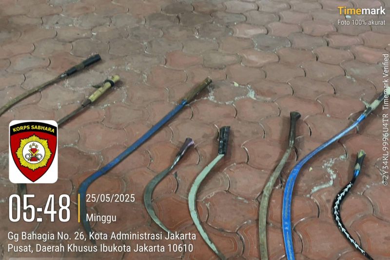 polres-jakpus-tangkap-12-remaja-membawa-celurit