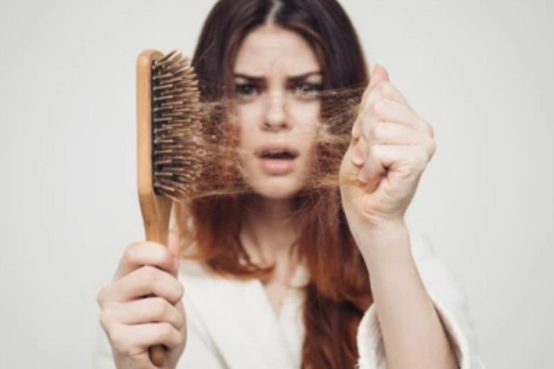 penyebab-rambut-rontok-dari-kurangnya-nutrisi-hingga-faktor-genetik