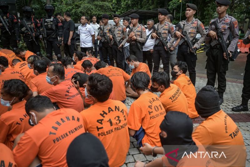 pelaku-pemalakan-bawa-senjata-tajam-di-pulomas-jaktim-diduga-mabuk