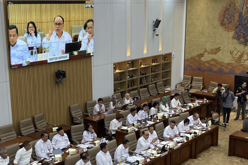 Budi Arie bantah gaji pengurus kopdes capai Rp8 juta per bulan