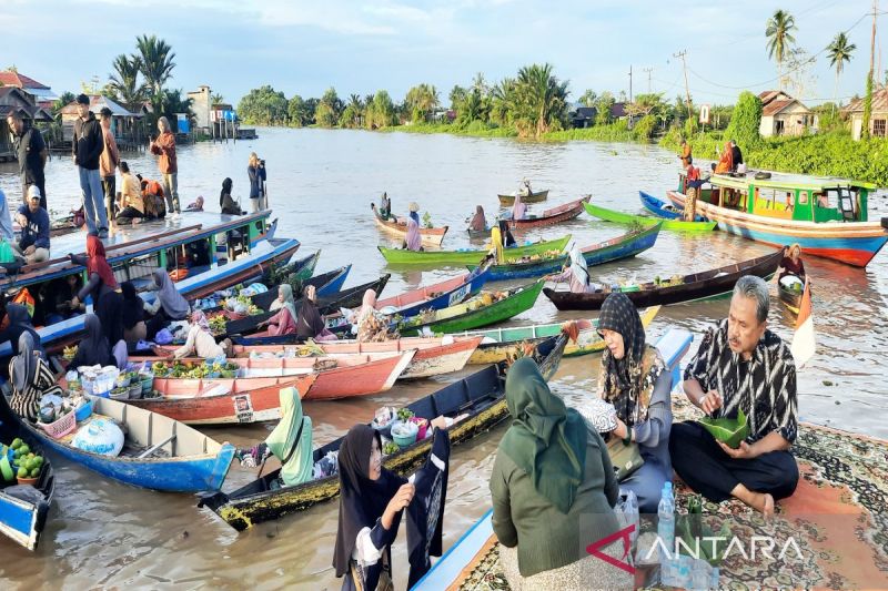 menjaga-tradisi-budaya-sungai-di-lok-baintan