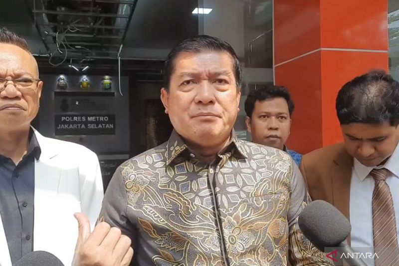 relawan-solmet-datangi-polres-jaksel-terkait-ijazah-palsu-jokowi