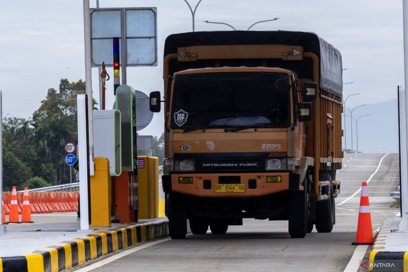 hutama-karya-operasikan-secara-penuh-tol-pertama-di-sumatera-barat
