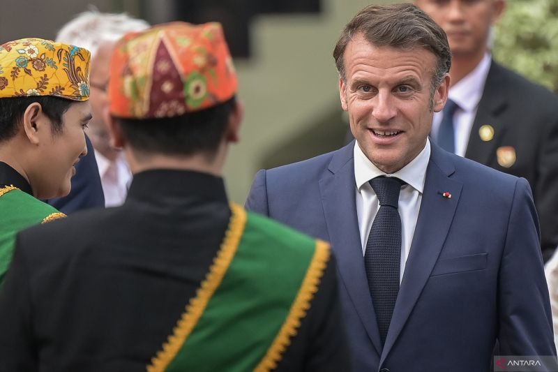 Macron: Prancis akan bela Israel jika diserang Iran